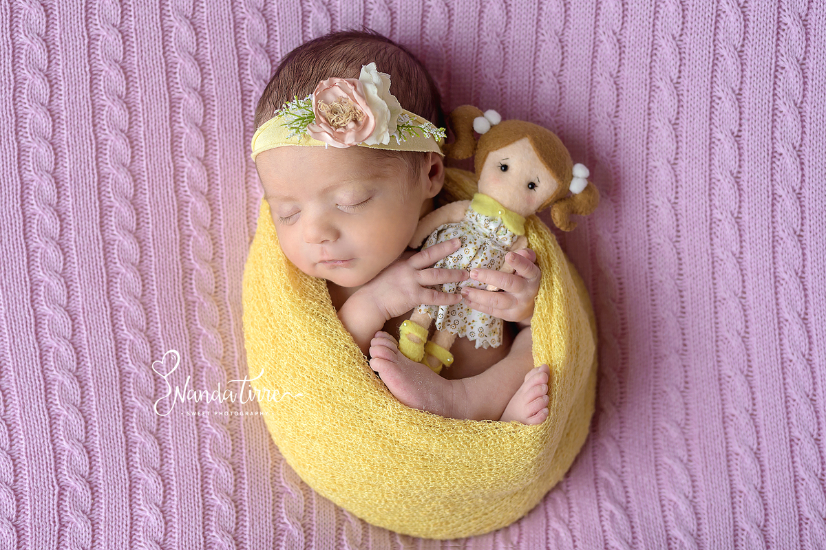 newborn-bebê-baby-fotografia-fotógrafo-foto-book-ensaio-fotográfico-estúdio-nanda-tirre-photo-maternidade-perinatal-cssj-mãe-pai-grávida-gravidez-gestante-gestação-rio-de-janeiro-rj-parto-amamentação-photography-photographer-RJ-recém-nascido-irmãos-gêmeos