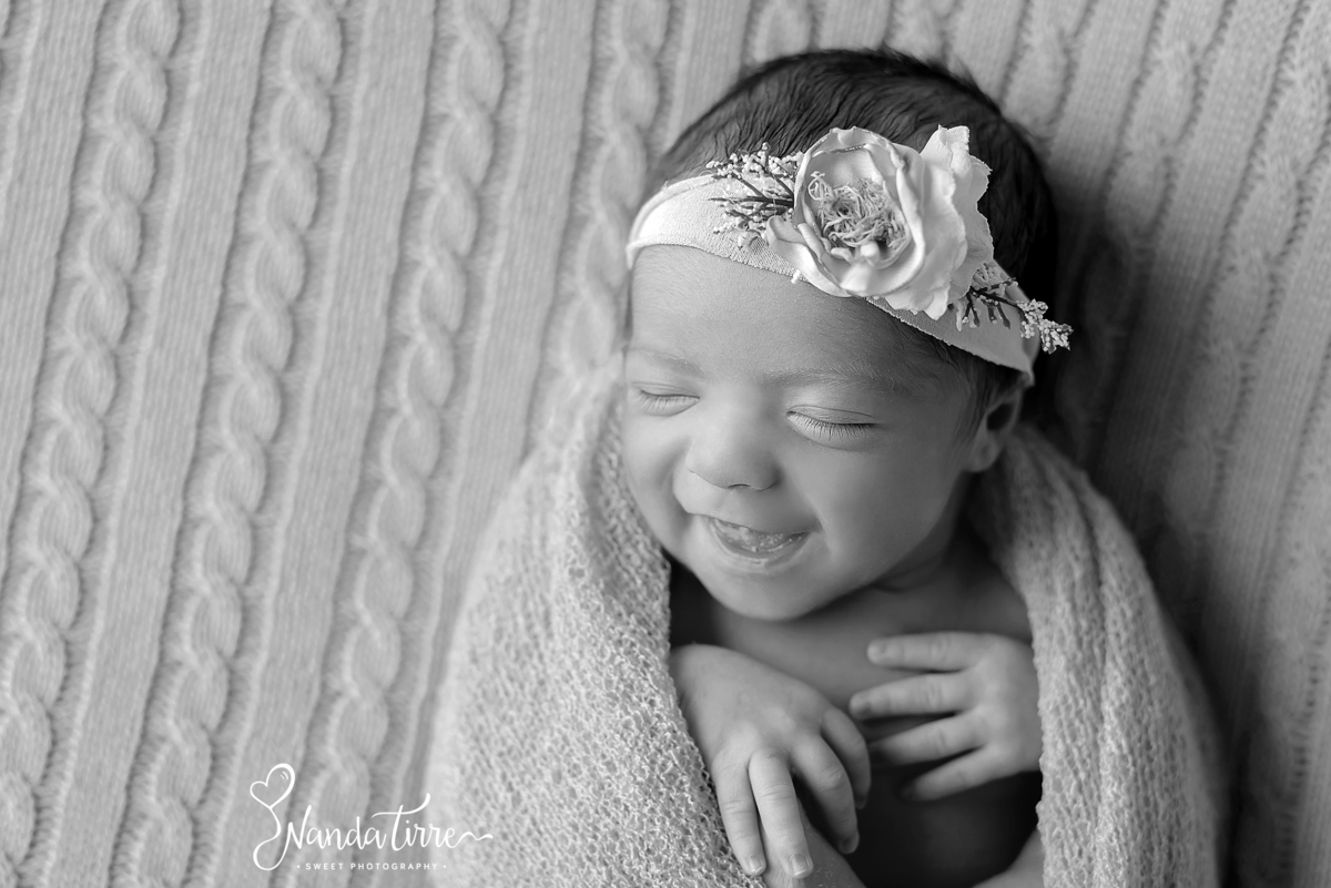 newborn-bebê-baby-fotografia-fotógrafo-foto-book-ensaio-fotográfico-estúdio-nanda-tirre-photo-maternidade-perinatal-cssj-mãe-pai-grávida-gravidez-gestante-gestação-rio-de-janeiro-rj-parto-amamentação-photography-photographer-RJ-recém-nascido-irmãos-gêmeos