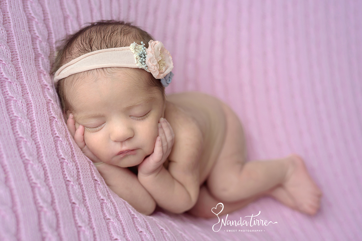 newborn-bebê-baby-fotografia-fotógrafo-foto-book-ensaio-fotográfico-estúdio-nanda-tirre-photo-maternidade-perinatal-cssj-mãe-pai-grávida-gravidez-gestante-gestação-rio-de-janeiro-rj-parto-amamentação-photography-photographer-RJ-recém-nascido-irmãos-gêmeos