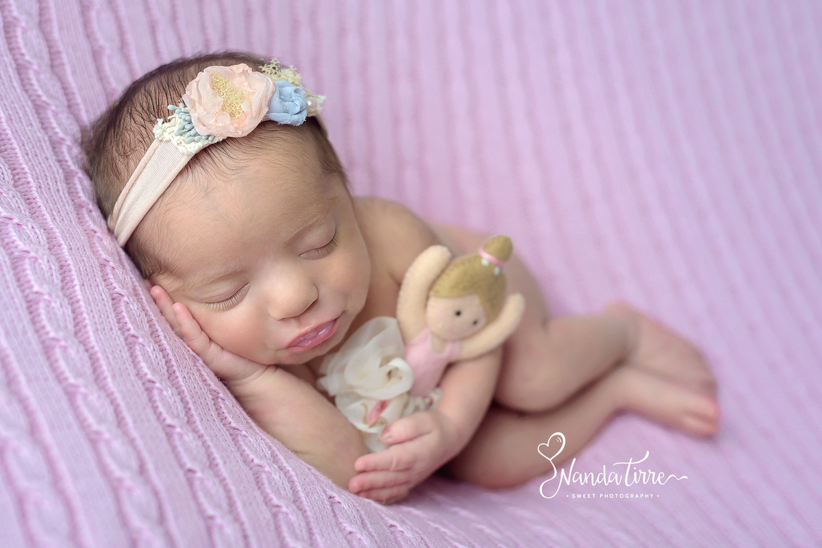 newborn-bebê-baby-fotografia-fotógrafo-foto-book-ensaio-fotográfico-estúdio-nanda-tirre-photo-maternidade-perinatal-cssj-mãe-pai-grávida-gravidez-gestante-gestação-rio-de-janeiro-rj-parto-amamentação-photography-photographer-RJ-recém-nascido-irmãos-gêmeos