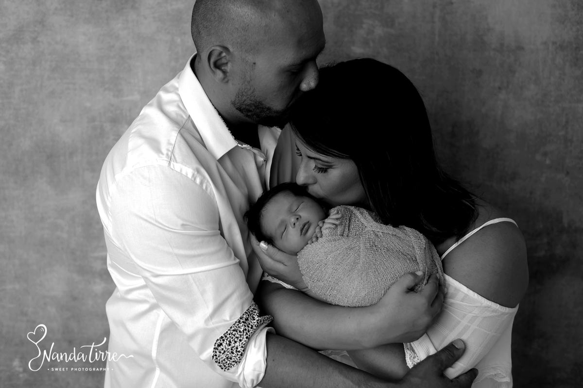 newborn-bebê-baby-fotografia-fotógrafo-foto-book-ensaio-fotográfico-estúdio-nanda-tirre-photo-maternidade-perinatal-cssj-mãe-pai-grávida-gravidez-gestante-gestação-rio-de-janeiro-rj-parto-amamentação-photography-photographer-RJ-recém-nascido-rio-recem