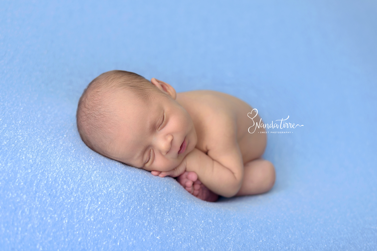 newborn-bebê-baby-fotografia-fotógrafo-foto-book-ensaio-fotográfico-estúdio-nanda-tirre-photo-maternidade-perinatal-cssj-mãe-pai-grávida-gravidez-gestante-gestação-rio-de-janeiro-rj-parto-amamentação-photography-photographer-RJ-recém-nascido-rio-recem