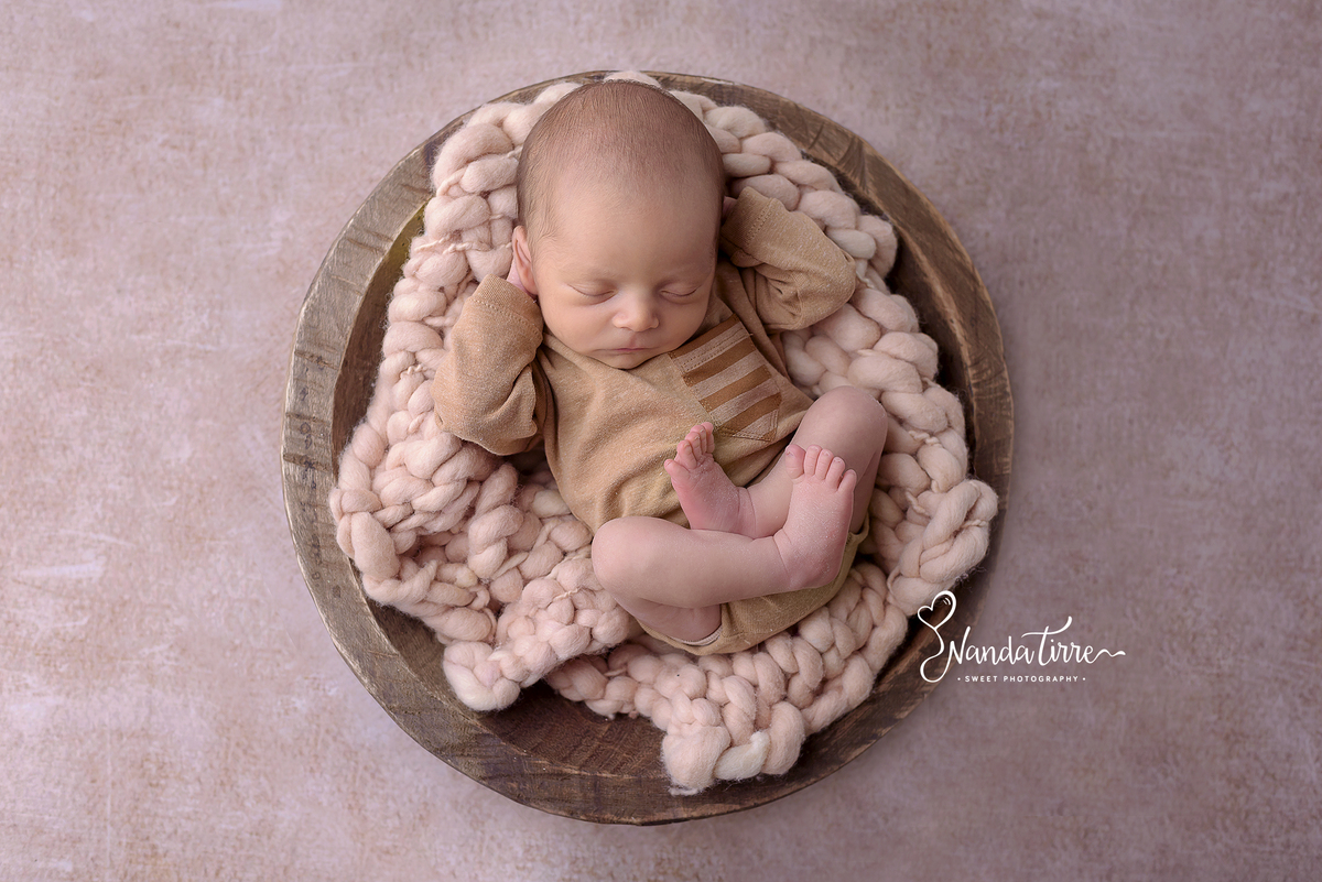 newborn-bebê-baby-fotografia-fotógrafo-foto-book-ensaio-fotográfico-estúdio-nanda-tirre-photo-maternidade-perinatal-cssj-mãe-pai-grávida-gravidez-gestante-gestação-rio-de-janeiro-rj-parto-amamentação-photography-photographer-RJ-recém-nascido-rio-recem