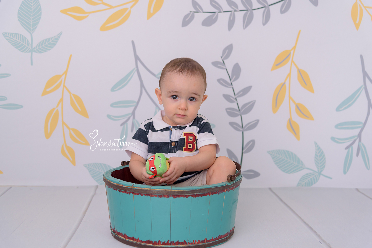 bebê-baby-fotografia-fotógrafo-foto-book-ensaio-fotográfico-estúdio-nanda-tirre-photo-criança-cake-smash-the-primeiro-aniversário-aninho-festa-mãe-pai-rio-de-janeiro-rj-doce-bolo-photography-photographer-RJ-um-1-parabéns-bagunça-sessão-splash-banho-comer