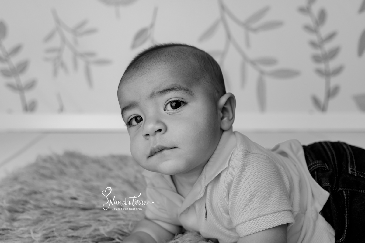 bebê-baby-fotografia-fotógrafo-foto-book-ensaio-fotográfico-estúdio-nanda-tirre-photo-acompanhamento-mãe-pai-rio-de-janeiro-rj-amamentação-photography-photographer-RJ-criança-família-kids-infância-infantil-mês-meses-fotógrafa-fotos-sessão-crescimento