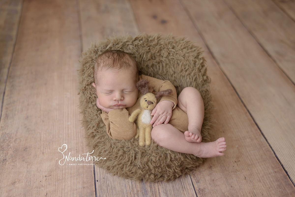 newborn-bebê-baby-fotografia-fotógrafo-book-ensaio-fotográfico-estúdio-nanda-tirre-photo-maternidade-perinatal-cssj-mãe-pai-grávida-gravidez-gestante-gestação-rio-de-janeiro-rj-parto-amamentação-photography-photographer-RJ-recém-nascido-isabela-freitas