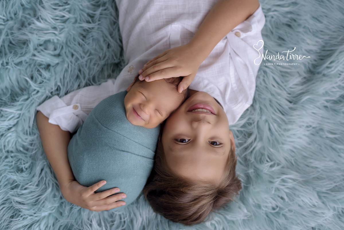 newborn-bebê-baby-fotografia-fotógrafo-foto-book-ensaio-fotográfico-estúdio-nanda-tirre-maternidade-perinatal-mãe-pai-grávida-gravidez-gestante-gestação-rio-de-janeiro-rj-parto-amamentação-RJ-recém-nascido-rio-recem-barra-da-tijuca-nascimento-fotos-nascer