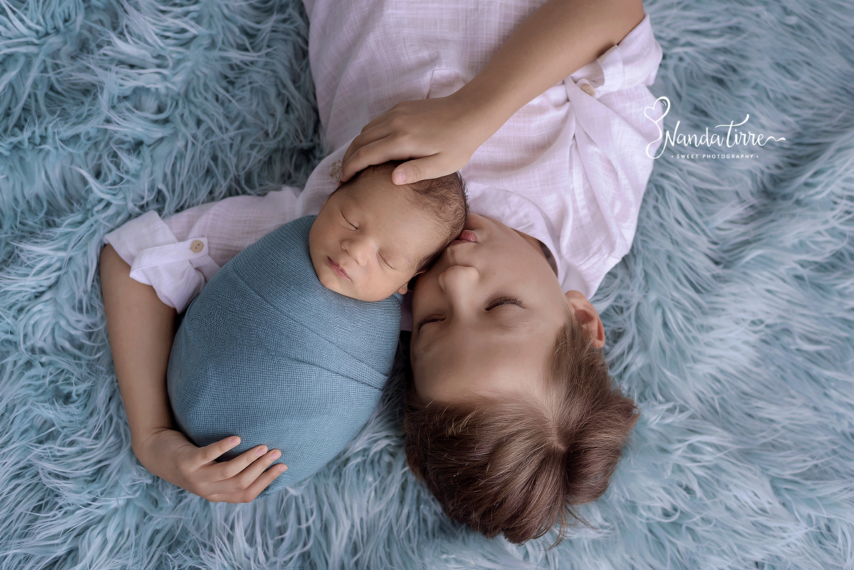 newborn-bebê-baby-fotografia-fotógrafo-foto-book-ensaio-fotográfico-estúdio-nanda-tirre-maternidade-perinatal-mãe-pai-grávida-gravidez-gestante-gestação-rio-de-janeiro-rj-parto-amamentação-RJ-recém-nascido-rio-recem-barra-da-tijuca-nascimento-fotos-nascer