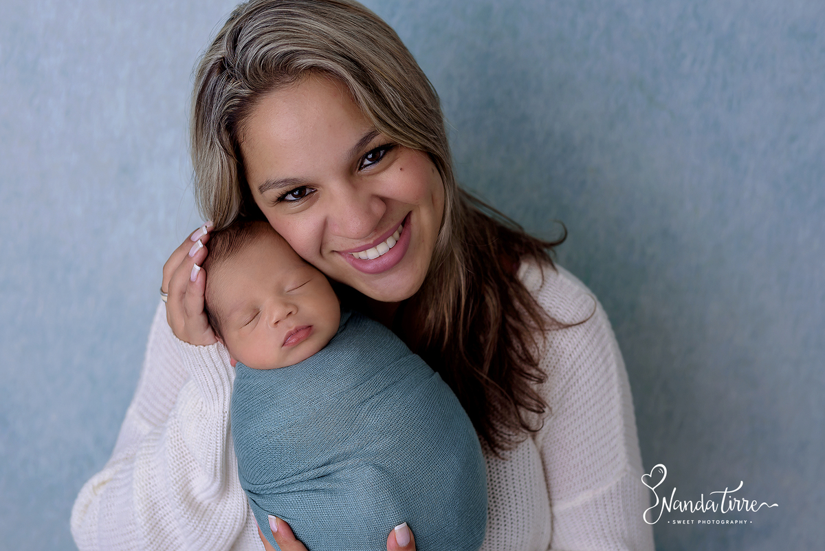 newborn-bebê-baby-fotografia-fotógrafo-foto-book-ensaio-fotográfico-estúdio-nanda-tirre-maternidade-perinatal-mãe-pai-grávida-gravidez-gestante-gestação-rio-de-janeiro-rj-parto-amamentação-RJ-recém-nascido-rio-recem-barra-da-tijuca-nascimento-fotos-nascer