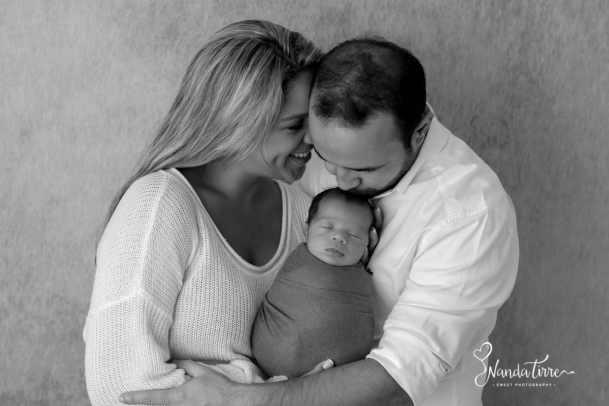 newborn-bebê-baby-fotografia-fotógrafo-foto-book-ensaio-fotográfico-estúdio-nanda-tirre-maternidade-perinatal-mãe-pai-grávida-gravidez-gestante-gestação-rio-de-janeiro-rj-parto-amamentação-RJ-recém-nascido-rio-recem-barra-da-tijuca-nascimento-fotos-nascer