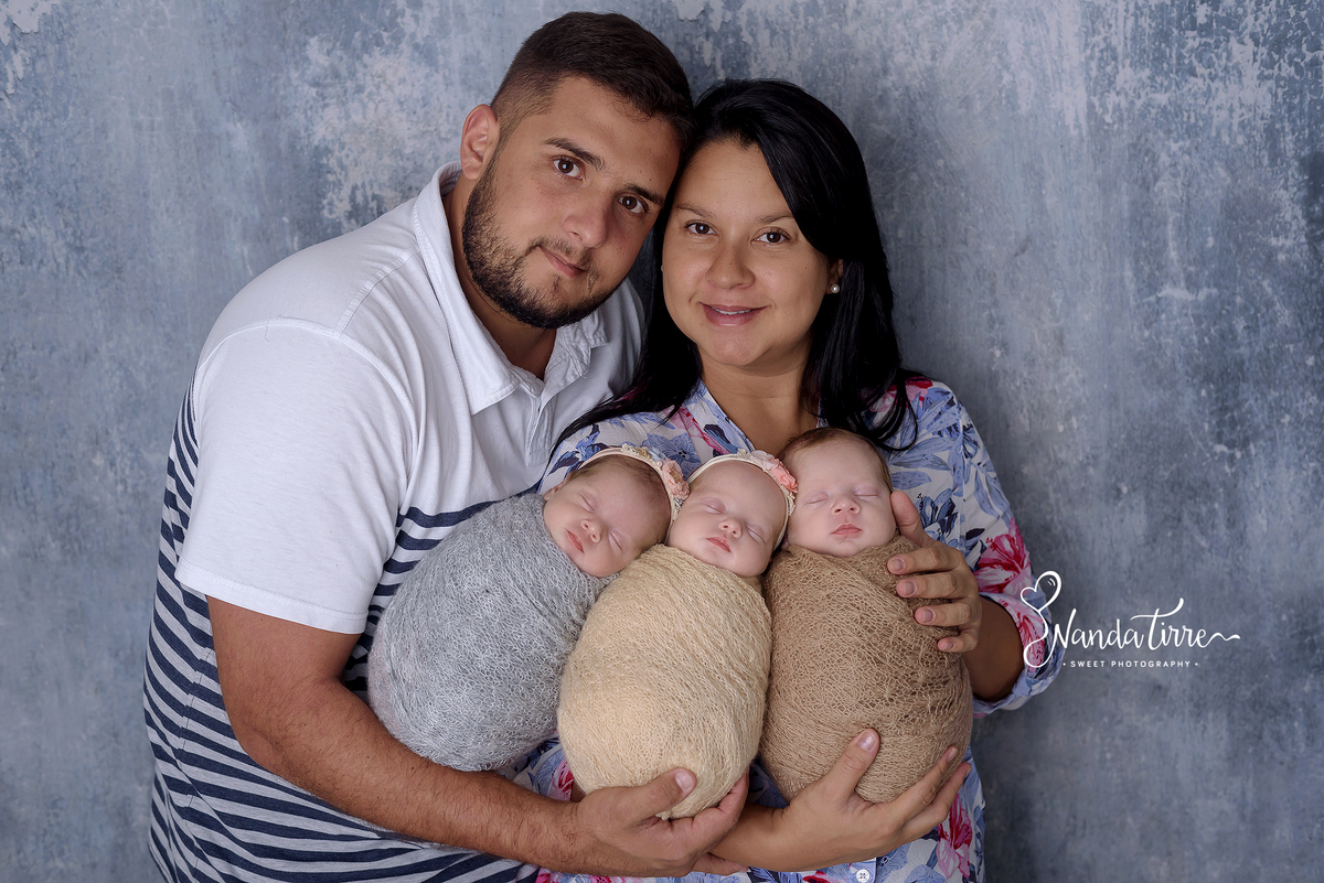 newborn-bebê-baby-fotografia-fotógrafo-foto-book-ensaio-fotográfico-estúdio-nanda-tirre-maternidade-perinatal-mãe-pai-grávida-gravidez-gestante-gestação-rio-de-janeiro-rj-parto-RJ-recém-nascido-rio-recem-barra-da-tijuca-nascimento-fotos-trigemeos-gemeos