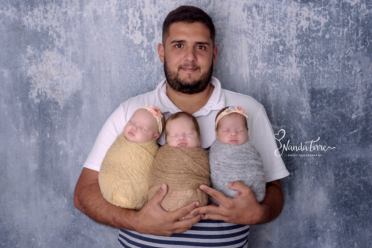 newborn-bebê-baby-fotografia-fotógrafo-foto-book-ensaio-fotográfico-estúdio-nanda-tirre-maternidade-perinatal-mãe-pai-grávida-gravidez-gestante-gestação-rio-de-janeiro-rj-parto-RJ-recém-nascido-rio-recem-barra-da-tijuca-nascimento-fotos-trigemeos-gemeos