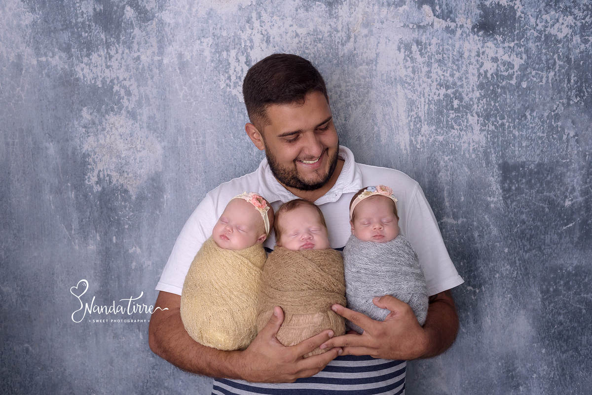 newborn-bebê-baby-fotografia-fotógrafo-foto-book-ensaio-fotográfico-estúdio-nanda-tirre-maternidade-perinatal-mãe-pai-grávida-gravidez-gestante-gestação-rio-de-janeiro-rj-parto-RJ-recém-nascido-rio-recem-barra-da-tijuca-nascimento-fotos-trigemeos-gemeos
