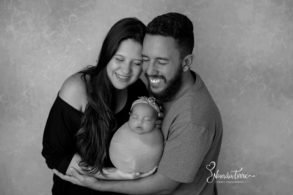 newborn-bebê-baby-fotografia-fotógrafo-foto-book-ensaio-fotográfico-estúdio-nanda-tirre-photo-maternidade-perinatal-cssj-mãe-pai-grávida-gravidez-gestante-gestação-rio-de-janeiro-rj-parto-amamentação-photography-photographer-RJ-recém-nascido-rio-recem