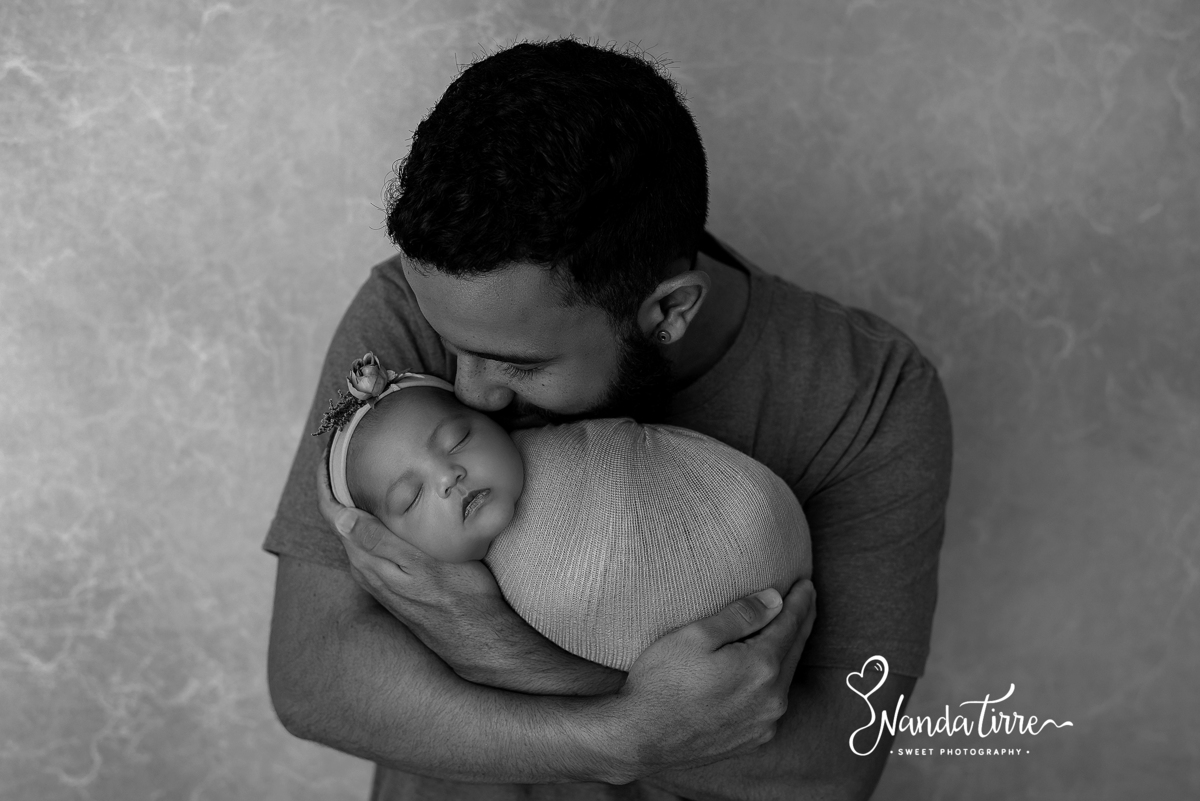 newborn-bebê-baby-fotografia-fotógrafo-foto-book-ensaio-fotográfico-estúdio-nanda-tirre-photo-maternidade-perinatal-cssj-mãe-pai-grávida-gravidez-gestante-gestação-rio-de-janeiro-rj-parto-amamentação-photography-photographer-RJ-recém-nascido-rio-recem