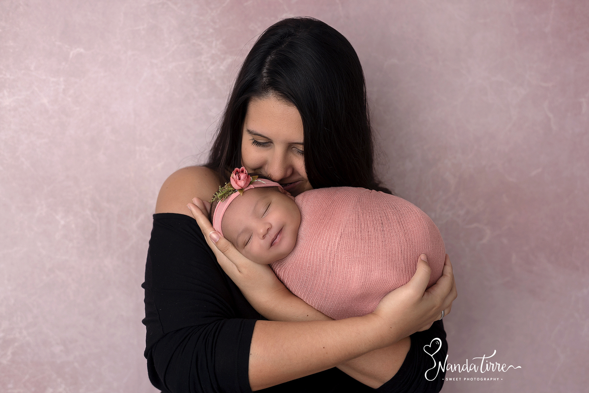 newborn-bebê-baby-fotografia-fotógrafo-foto-book-ensaio-fotográfico-estúdio-nanda-tirre-photo-maternidade-perinatal-cssj-mãe-pai-grávida-gravidez-gestante-gestação-rio-de-janeiro-rj-parto-amamentação-photography-photographer-RJ-recém-nascido-rio-recem