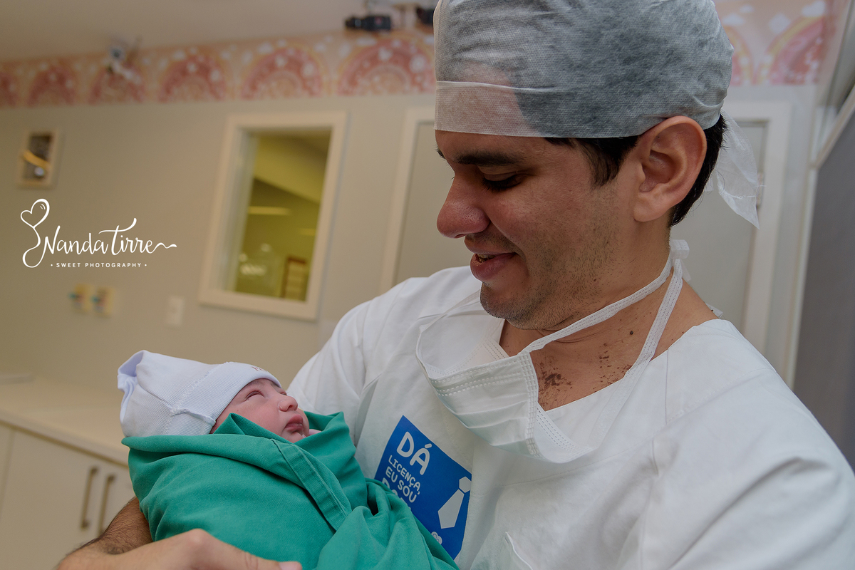 newborn-recem-nascido-bebê-baby-fotografia-fotógrafo-foto-book-ensaio-fotográfico-estúdio-nanda-tirre-photo-maternidade-perinatal-cssj-mãe-pai-grávida-gravidez-gestante-gestação-rio-de-janeiro-rj-parto-amamentação-photography-RJ-normal-cesárea-nascimento