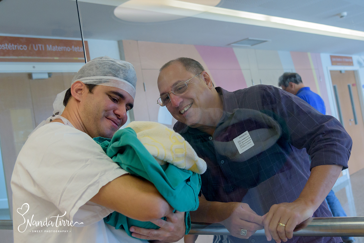 newborn-recem-nascido-bebê-baby-fotografia-fotógrafo-foto-book-ensaio-fotográfico-estúdio-nanda-tirre-photo-maternidade-perinatal-cssj-mãe-pai-grávida-gravidez-gestante-gestação-rio-de-janeiro-rj-parto-amamentação-photography-RJ-normal-cesárea-nascimento