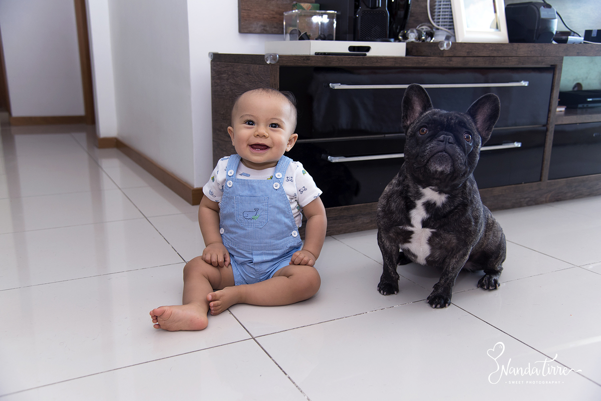 bebê-baby-fotografia-fotógrafo-foto-book-ensaio-fotográfico-estúdio-nanda-tirre-photo-acompanhamento-mãe-pai-rio-de-janeiro-rj-lifestyle-photography-photographer-RJ-criança-família-kids-infância-infantil-mês-meses-fotógrafa-fotos-sessão-crescimento-casa