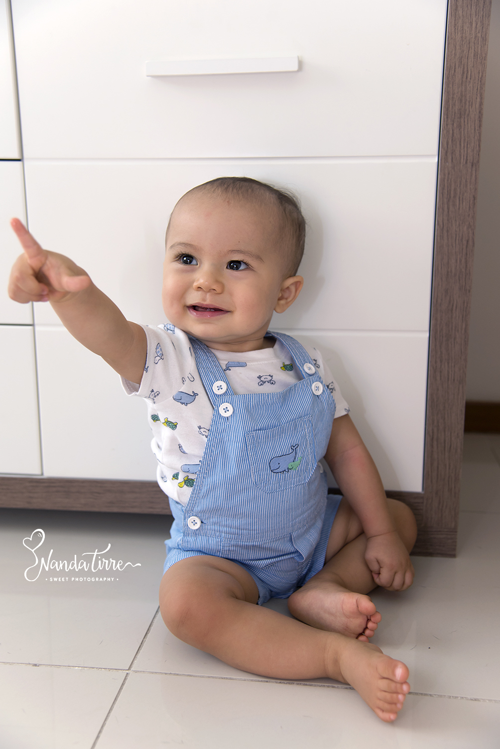 bebê-baby-fotografia-fotógrafo-foto-book-ensaio-fotográfico-estúdio-nanda-tirre-photo-acompanhamento-mãe-pai-rio-de-janeiro-rj-lifestyle-photography-photographer-RJ-criança-família-kids-infância-infantil-mês-meses-fotógrafa-fotos-sessão-crescimento-casa