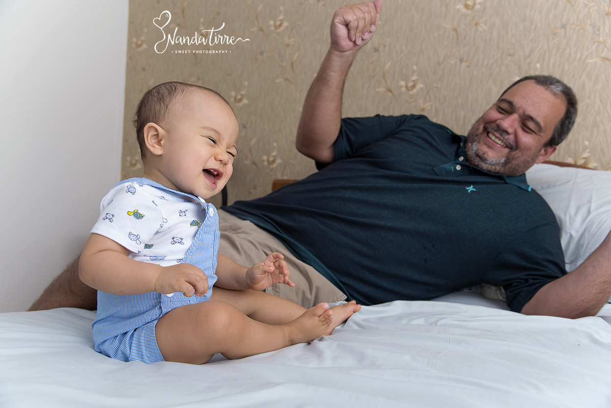 bebê-baby-fotografia-fotógrafo-foto-book-ensaio-fotográfico-estúdio-nanda-tirre-photo-acompanhamento-mãe-pai-rio-de-janeiro-rj-lifestyle-photography-photographer-RJ-criança-família-kids-infância-infantil-mês-meses-fotógrafa-fotos-sessão-crescimento-casa