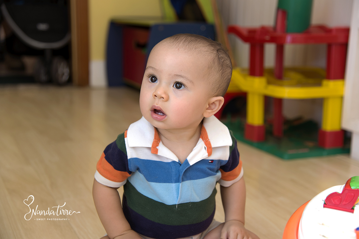 bebê-baby-fotografia-fotógrafo-foto-book-ensaio-fotográfico-estúdio-nanda-tirre-photo-acompanhamento-mãe-pai-rio-de-janeiro-rj-lifestyle-photography-photographer-RJ-criança-família-kids-infância-infantil-mês-meses-fotógrafa-fotos-sessão-crescimento-casa