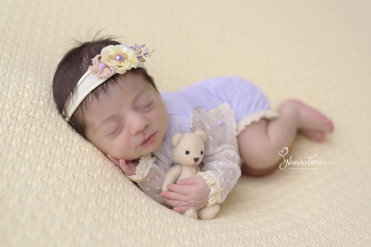 newborn-bebê-baby-fotografia-fotógrafo-foto-book-ensaio-fotográfico-estúdio-nanda-tirre-maternidade-perinatal-mãe-pai-grávida-gravidez-gestante-gestação-rio-de-janeiro-rj-parto-amamentação-RJ-recém-nascido-rio-recem-barra-da-tijuca-nascimento-fotos-nascer