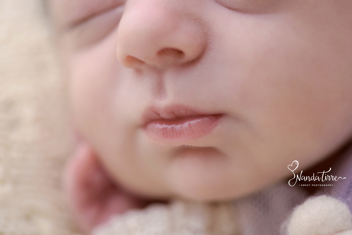 newborn-bebê-baby-fotografia-fotógrafo-foto-book-ensaio-fotográfico-estúdio-nanda-tirre-maternidade-perinatal-mãe-pai-grávida-gravidez-gestante-gestação-rio-de-janeiro-rj-parto-amamentação-RJ-recém-nascido-rio-recem-barra-da-tijuca-nascimento-fotos-nascer