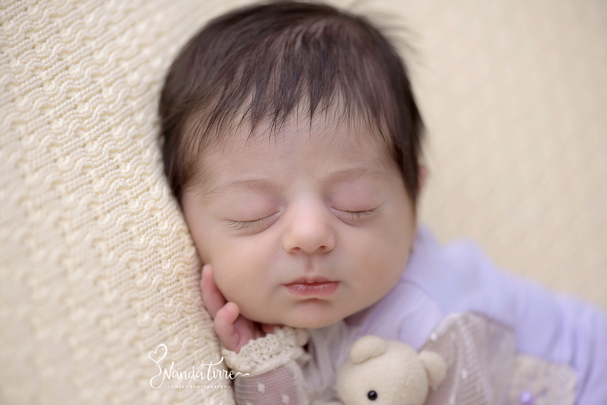 newborn-bebê-baby-fotografia-fotógrafo-foto-book-ensaio-fotográfico-estúdio-nanda-tirre-maternidade-perinatal-mãe-pai-grávida-gravidez-gestante-gestação-rio-de-janeiro-rj-parto-amamentação-RJ-recém-nascido-rio-recem-barra-da-tijuca-nascimento-fotos-nascer