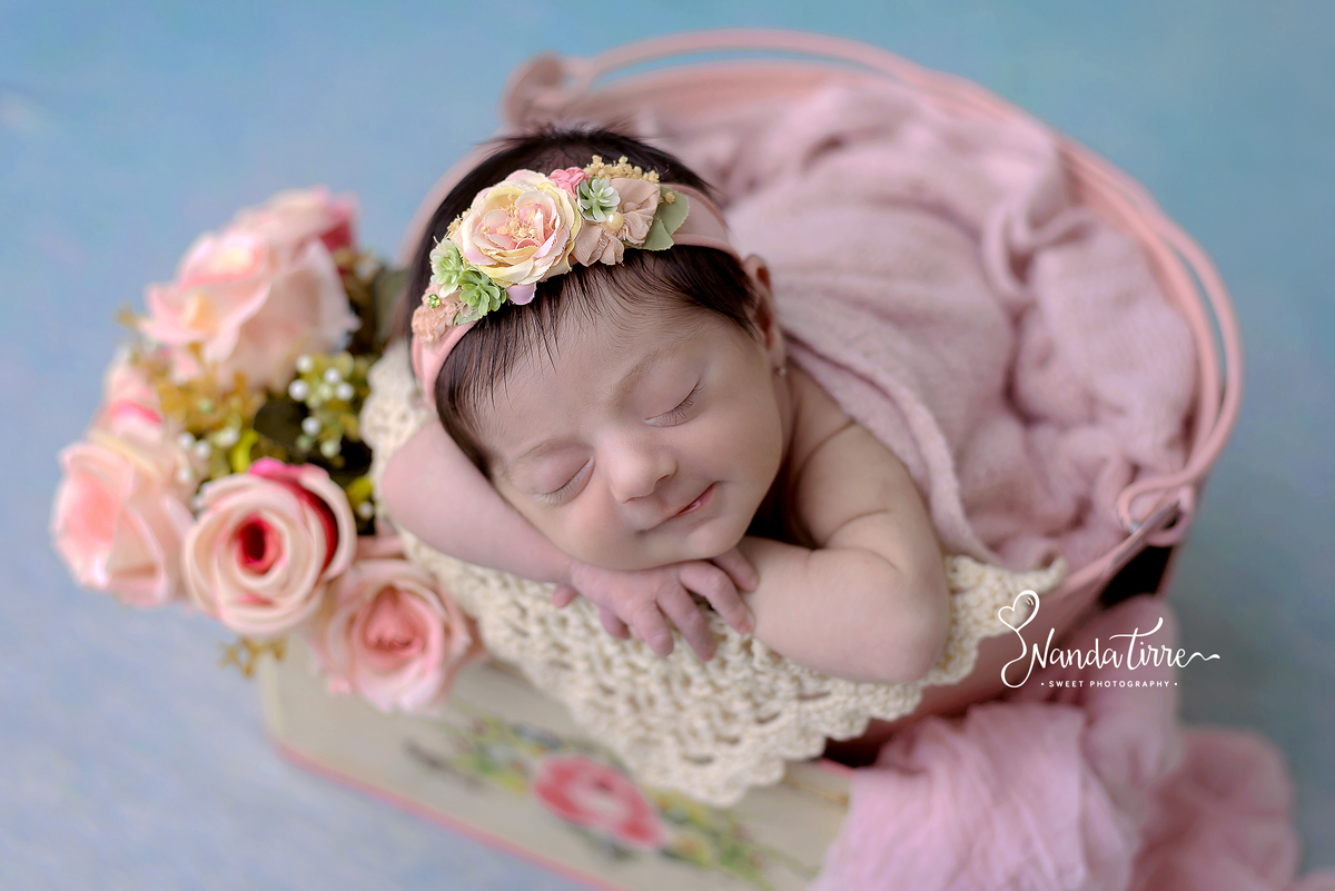 newborn-bebê-baby-fotografia-fotógrafo-foto-book-ensaio-fotográfico-estúdio-nanda-tirre-maternidade-perinatal-mãe-pai-grávida-gravidez-gestante-gestação-rio-de-janeiro-rj-parto-amamentação-RJ-recém-nascido-rio-recem-barra-da-tijuca-nascimento-fotos-nascer