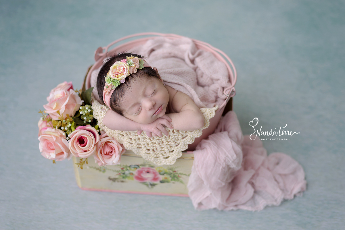 newborn-bebê-baby-fotografia-fotógrafo-foto-book-ensaio-fotográfico-estúdio-nanda-tirre-maternidade-perinatal-mãe-pai-grávida-gravidez-gestante-gestação-rio-de-janeiro-rj-parto-amamentação-RJ-recém-nascido-rio-recem-barra-da-tijuca-nascimento-fotos-nascer
