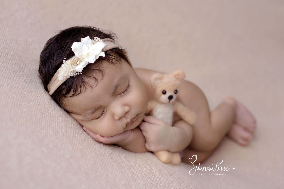 newborn-bebê-baby-fotografia-fotógrafo-foto-book-ensaio-fotográfico-estúdio-nanda-tirre-maternidade-perinatal-mãe-pai-grávida-gravidez-gestante-gestação-rio-de-janeiro-rj-parto-amamentação-RJ-recém-nascido-rio-recem-barra-da-tijuca-nascimento-fotos-nascer