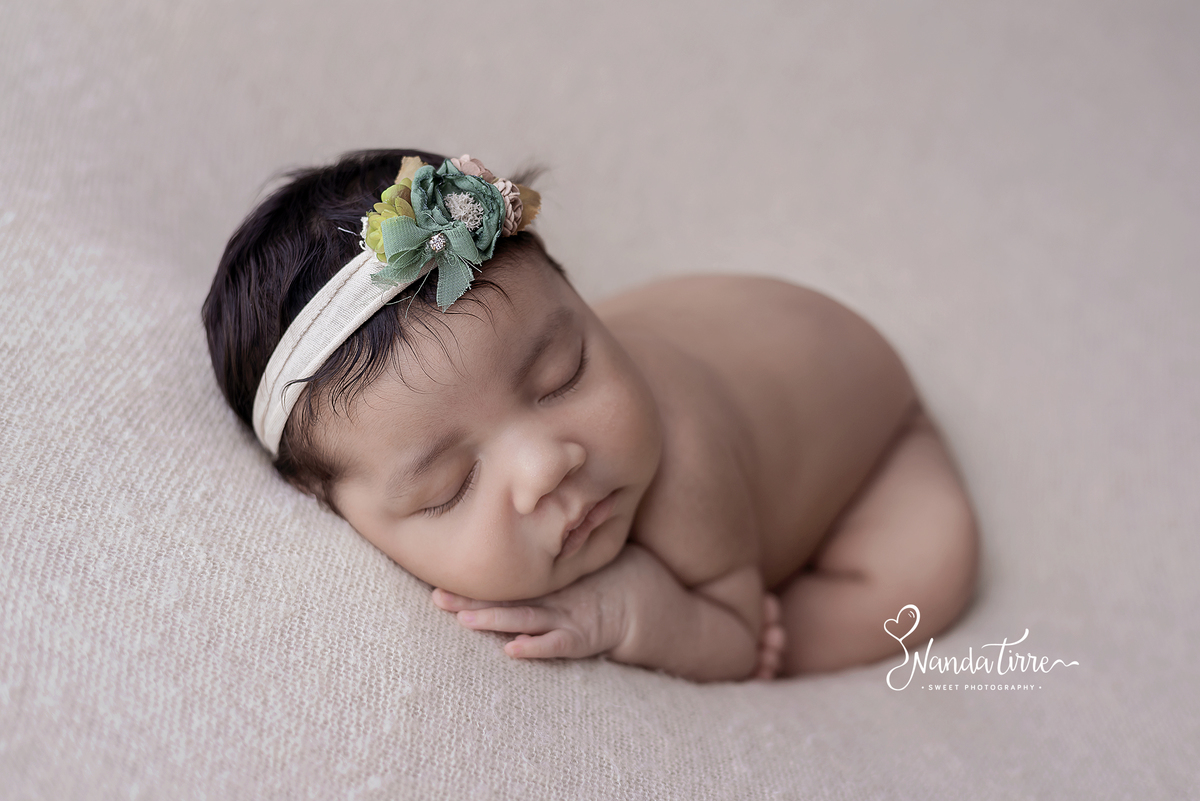 newborn-bebê-baby-fotografia-fotógrafo-foto-book-ensaio-fotográfico-estúdio-nanda-tirre-maternidade-perinatal-mãe-pai-grávida-gravidez-gestante-gestação-rio-de-janeiro-rj-parto-amamentação-RJ-recém-nascido-rio-recem-barra-da-tijuca-nascimento-fotos-nascer