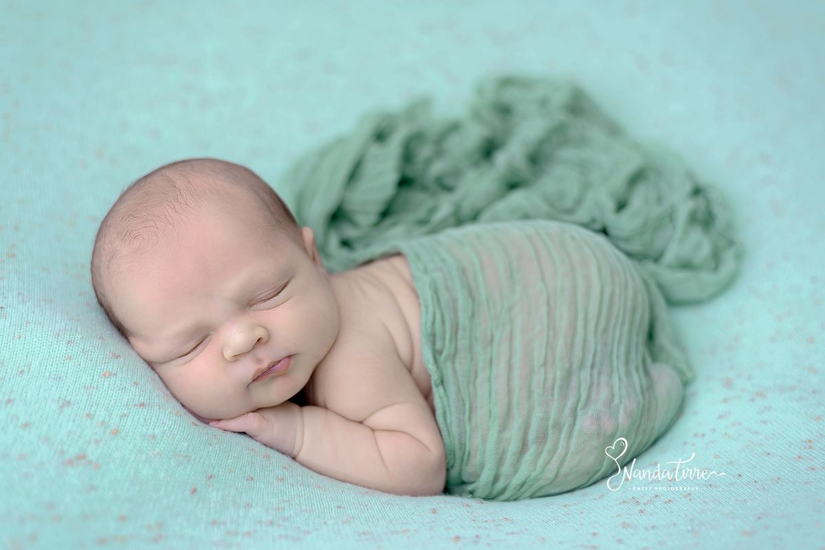 newborn-bebê-baby-fotografia-fotógrafo-foto-book-ensaio-fotográfico-estúdio-nanda-tirre-photo-maternidade-perinatal-cssj-mãe-pai-grávida-gravidez-gestante-gestação-rio-de-janeiro-rj-parto-amamentação-photography-photographer-RJ-recém-nascido-rio-recem