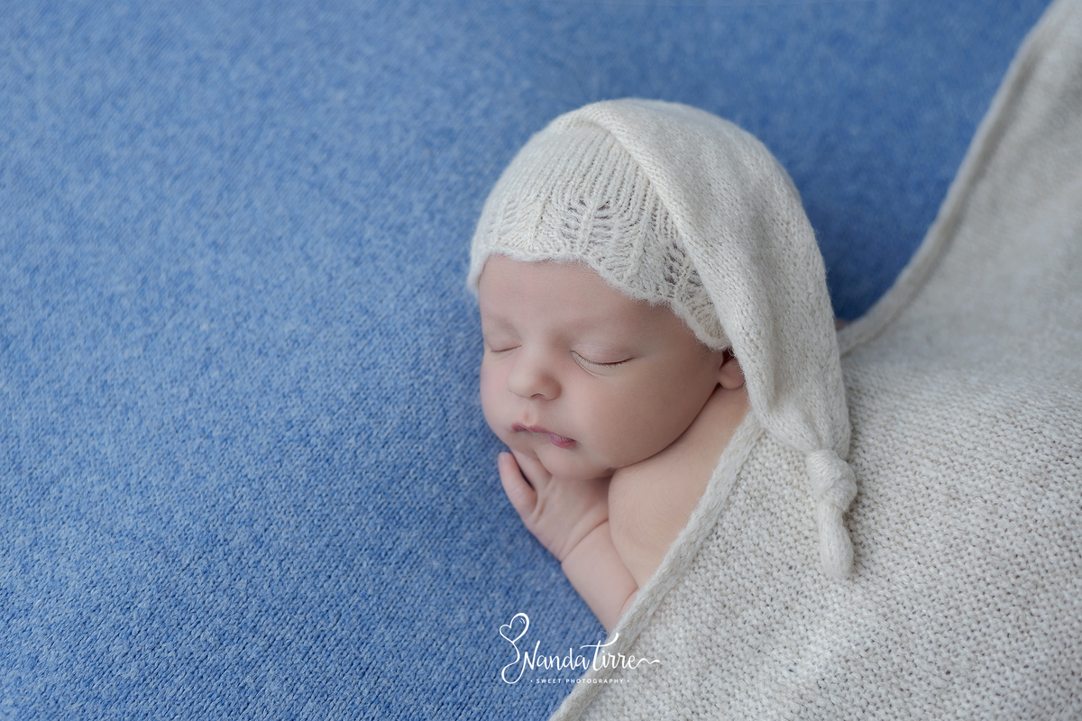 ensaio-newborn-recém-nascido-book-bebê-fotografia-foto-fotografo-teresopolis-rio de janeiro-rj-petropolis-maternidade-perinatal-hctco-nascimento-parto-itaipava-mãe-pai-nanda-tirre-friburgo-estúdio-sessão-fotográfica-fotográfico