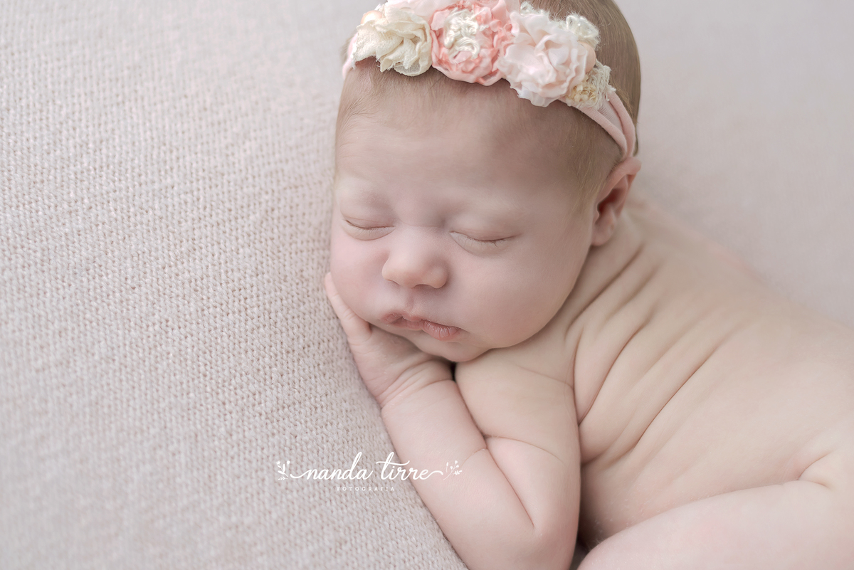 ensaio-newborn-recém-nascido-book-bebê-fotografia-foto-fotografo-teresopolis-rio de janeiro-rj-petropolis-maternidade-perinatal-hctco-nascimento-parto-itaipava-mãe-pai-nanda-tirre-friburgo-estúdio-sessão-fotográfica-fotográfico