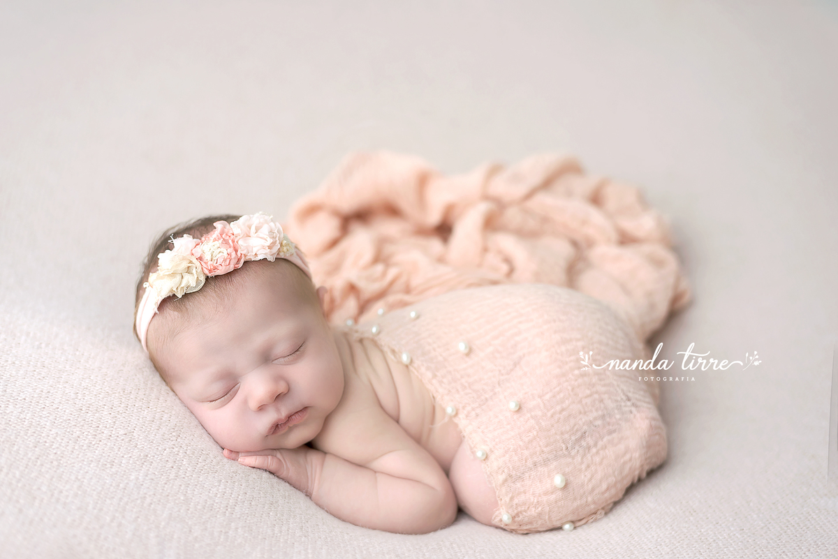 ensaio-newborn-recém-nascido-book-bebê-fotografia-foto-fotografo-teresopolis-rio de janeiro-rj-petropolis-maternidade-perinatal-hctco-nascimento-parto-itaipava-mãe-pai-nanda-tirre-friburgo-estúdio-sessão-fotográfica-fotográfico
