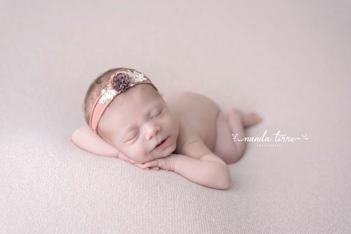 ensaio-newborn-recém-nascido-book-bebê-fotografia-foto-fotografo-teresopolis-rio de janeiro-rj-petropolis-maternidade-perinatal-hctco-nascimento-parto-itaipava-mãe-pai-nanda-tirre-friburgo-estúdio-sessão-fotográfica-fotográfico