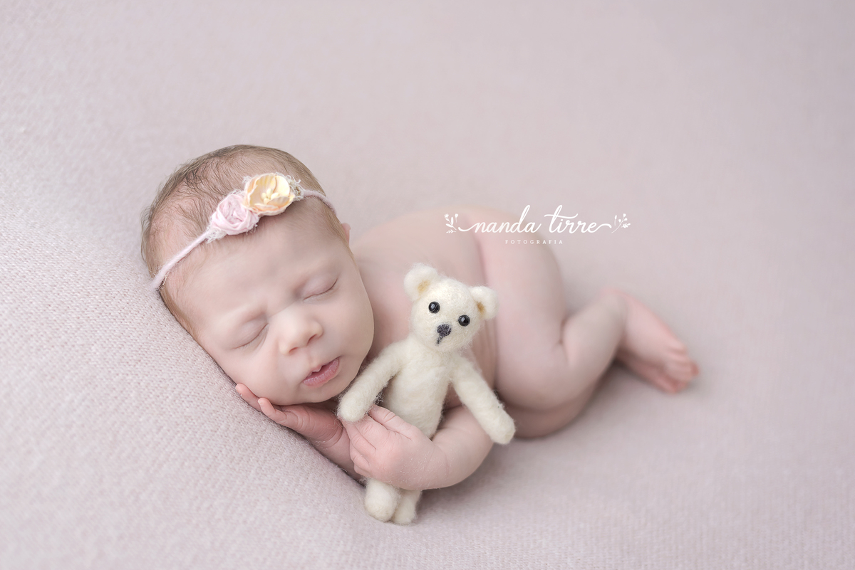 ensaio-newborn-recém-nascido-book-bebê-fotografia-foto-fotografo-teresopolis-rio de janeiro-rj-petropolis-maternidade-perinatal-hctco-nascimento-parto-itaipava-mãe-pai-nanda-tirre-friburgo-estúdio-sessão-fotográfica-fotográfico