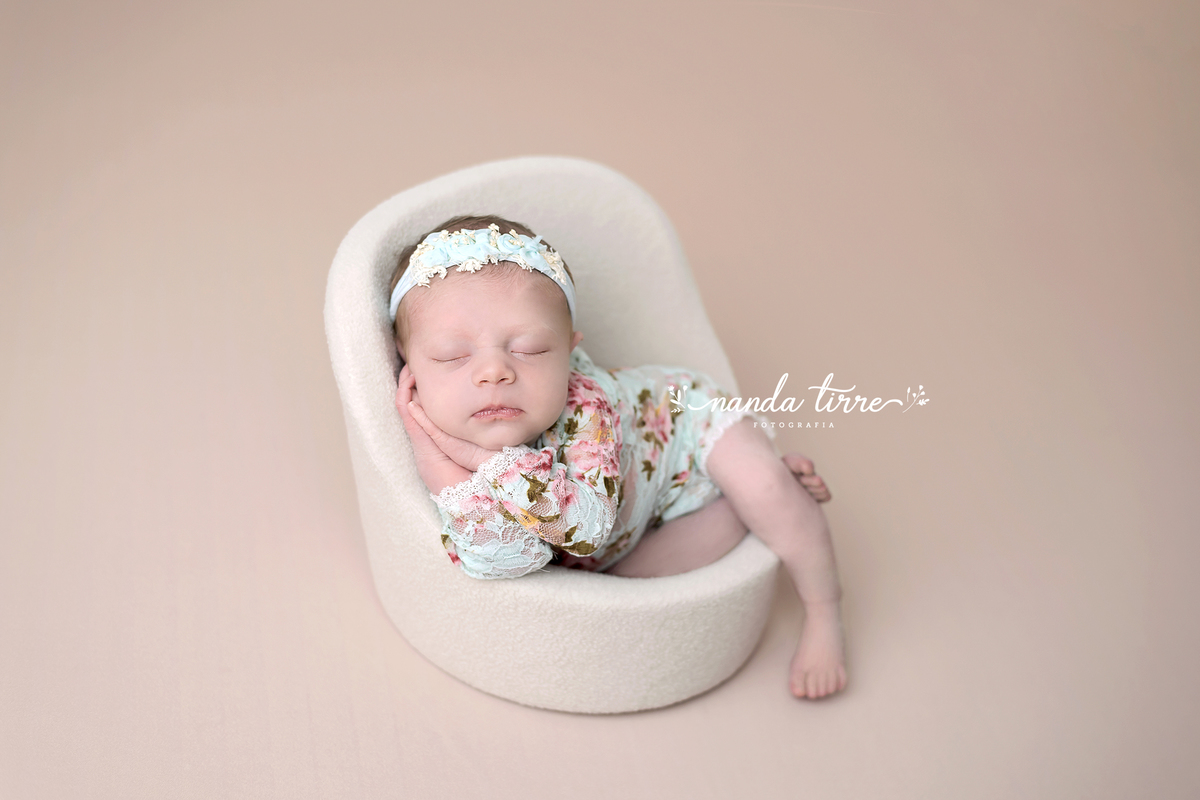 ensaio-newborn-recém-nascido-book-bebê-fotografia-foto-fotografo-teresopolis-rio de janeiro-rj-petropolis-maternidade-perinatal-hctco-nascimento-parto-itaipava-mãe-pai-nanda-tirre-friburgo-estúdio-sessão-fotográfica-fotográfico