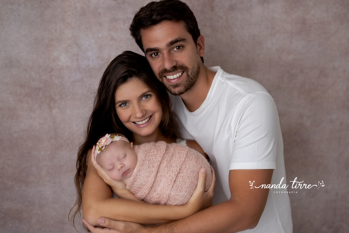 ensaio-newborn-recém-nascido-book-bebê-fotografia-foto-fotografo-teresopolis-rio de janeiro-rj-petropolis-maternidade-perinatal-hctco-nascimento-parto-itaipava-mãe-pai-nanda-tirre-friburgo-estúdio-sessão-fotográfica-fotográfico