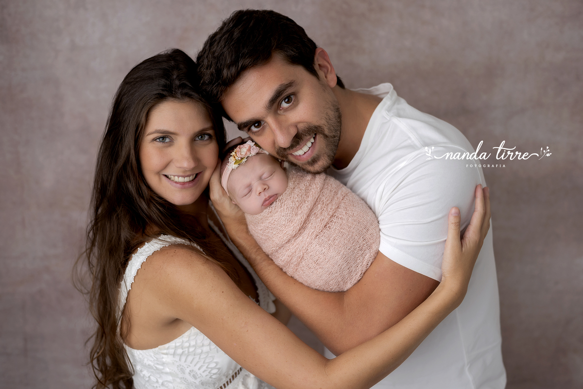 ensaio-newborn-recém-nascido-book-bebê-fotografia-foto-fotografo-teresopolis-rio de janeiro-rj-petropolis-maternidade-perinatal-hctco-nascimento-parto-itaipava-mãe-pai-nanda-tirre-friburgo-estúdio-sessão-fotográfica-fotográfico