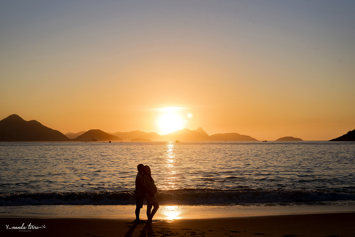 ensaio-gestante-gravida-bebê-fotografia-fotógrafo-foto-book-fotográfico-sessão-fotografica-externo-praia-nanda-tirre-maternidade-perinatal-gravidez-gestação-rio-de-janeiro-rj-parto-amamentação-newborn-recém-nascido-nascimento-teresopolis-hctco-parque