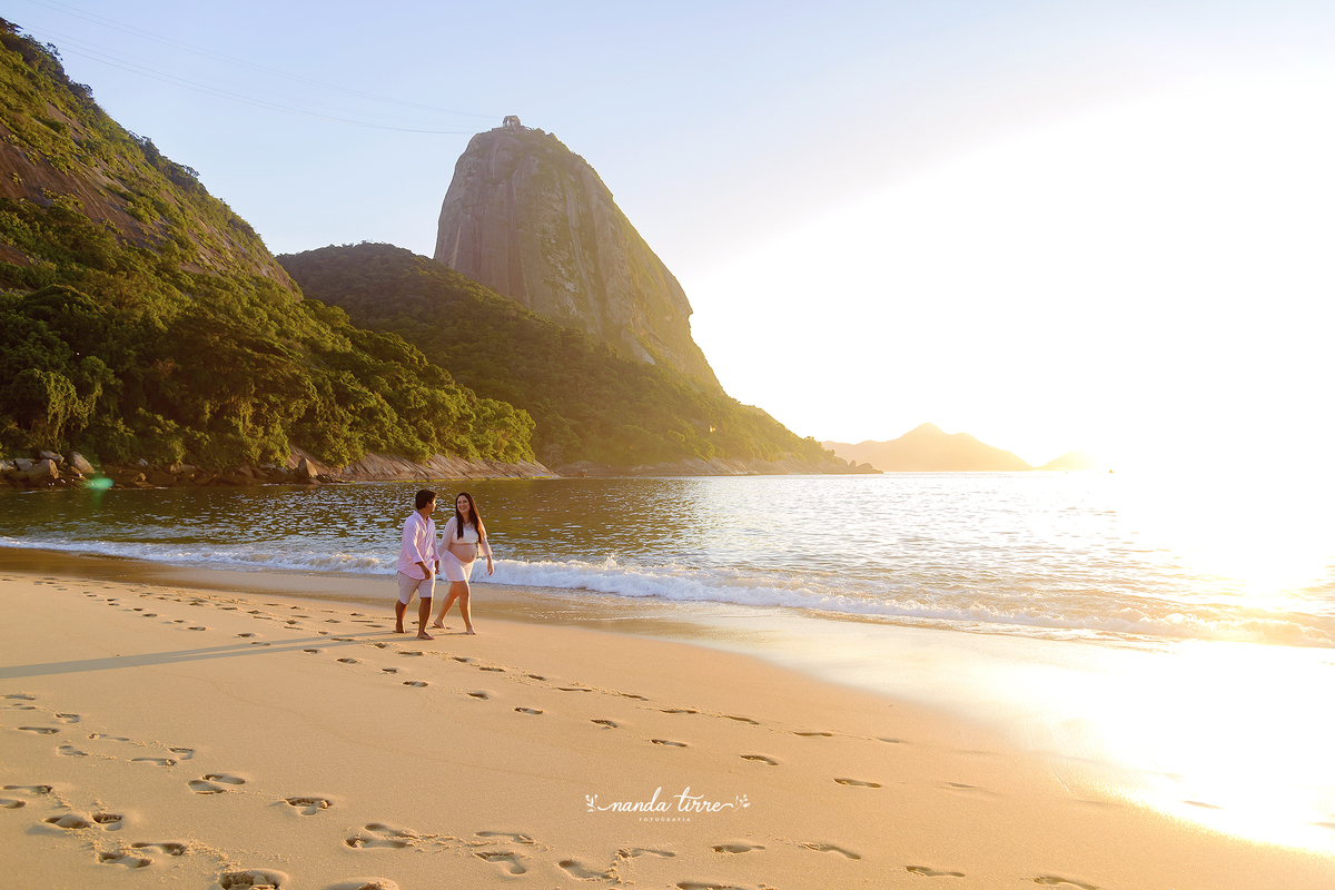 ensaio-gestante-gravida-bebê-fotografia-fotógrafo-foto-book-fotográfico-sessão-fotografica-externo-praia-nanda-tirre-maternidade-perinatal-gravidez-gestação-rio-de-janeiro-rj-parto-amamentação-newborn-recém-nascido-nascimento-teresopolis-hctco-parque