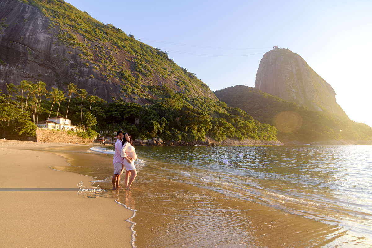 ensaio-gestante-gravida-bebê-fotografia-fotógrafo-foto-book-fotográfico-sessão-fotografica-externo-praia-nanda-tirre-maternidade-perinatal-gravidez-gestação-rio-de-janeiro-rj-parto-amamentação-newborn-recém-nascido-nascimento-teresopolis-hctco-parque