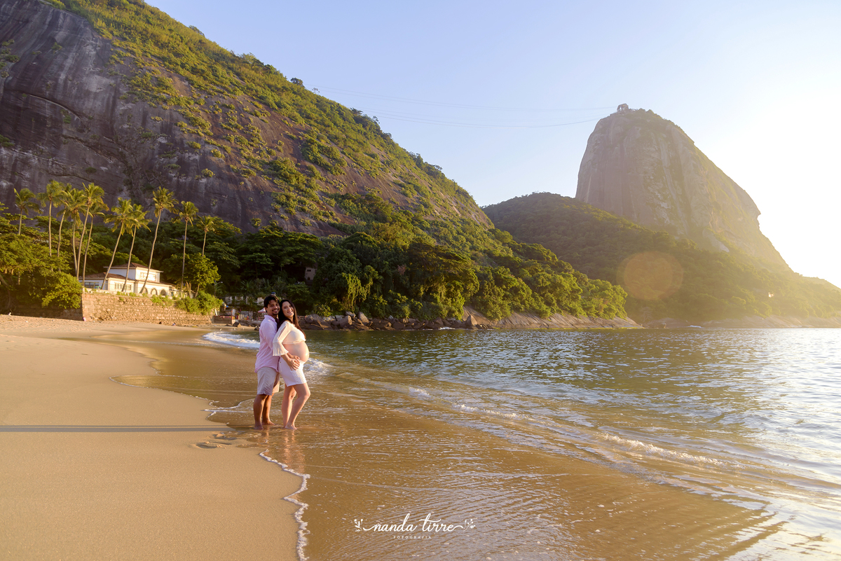 ensaio-gestante-gravida-bebê-fotografia-fotógrafo-foto-book-fotográfico-sessão-fotografica-externo-praia-nanda-tirre-maternidade-perinatal-gravidez-gestação-rio-de-janeiro-rj-parto-amamentação-newborn-recém-nascido-nascimento-teresopolis-hctco-parque