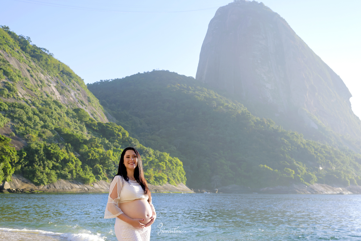 ensaio-gestante-gravida-bebê-fotografia-fotógrafo-foto-book-fotográfico-sessão-fotografica-externo-praia-nanda-tirre-maternidade-perinatal-gravidez-gestação-rio-de-janeiro-rj-parto-amamentação-newborn-recém-nascido-nascimento-teresopolis-hctco-parque