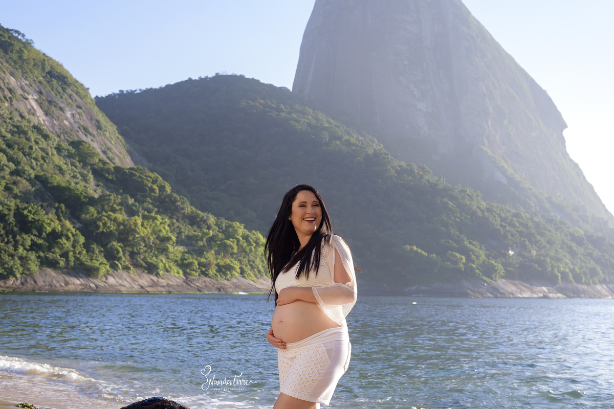 ensaio-gestante-gravida-bebê-fotografia-fotógrafo-foto-book-fotográfico-sessão-fotografica-externo-praia-nanda-tirre-maternidade-perinatal-gravidez-gestação-rio-de-janeiro-rj-parto-amamentação-newborn-recém-nascido-nascimento-teresopolis-hctco-parque