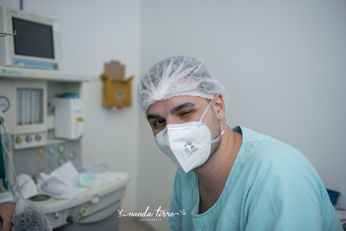 newborn-recem-nascido-bebê-fotografia-fotógrafo-foto-book-ensaio-fotográfico-estúdio-maternidade-perinatal-hctco-mãe-pai-grávida-gravidez-gestante-gestação-rio-de-janeiro-teresopolis-rj-parto-natural-vaginal-RJ-normal-cesárea-nascimento-amamentação-doula