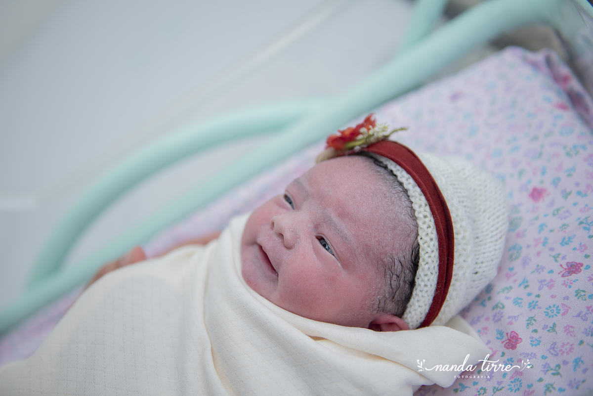 newborn-recem-nascido-bebê-fotografia-fotógrafo-foto-book-ensaio-fotográfico-estúdio-maternidade-perinatal-hctco-mãe-pai-grávida-gravidez-gestante-gestação-rio-de-janeiro-teresopolis-rj-parto-natural-vaginal-RJ-normal-cesárea-nascimento-amamentação-doula